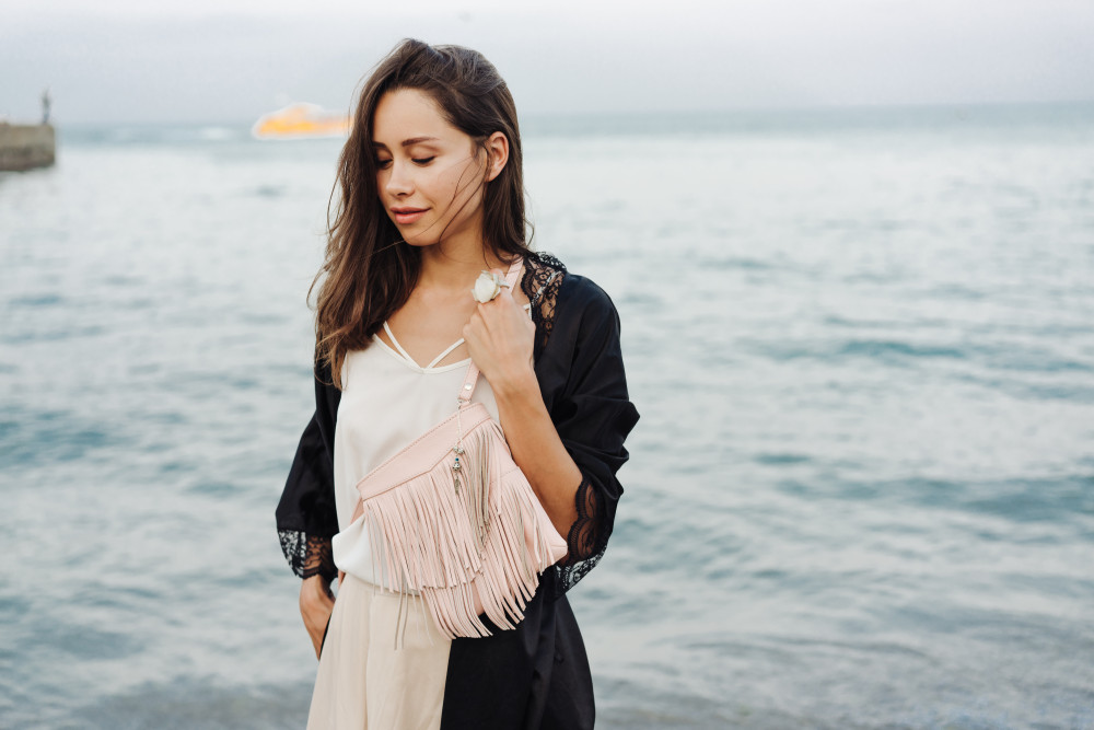 Les sacs imprimés : comment intégrer les motifs sans surcharger son look
