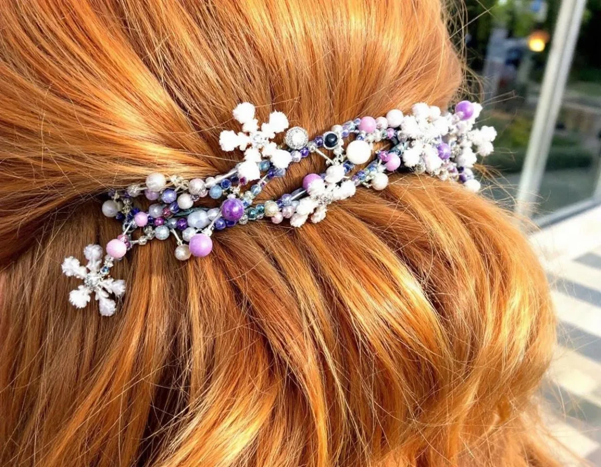 Les accessoires cheveux qui font leur grand retour